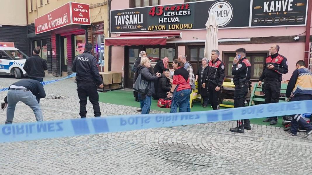İki çocuk annesi iş yerinde bıçaklanarak öldürüldü! 3
